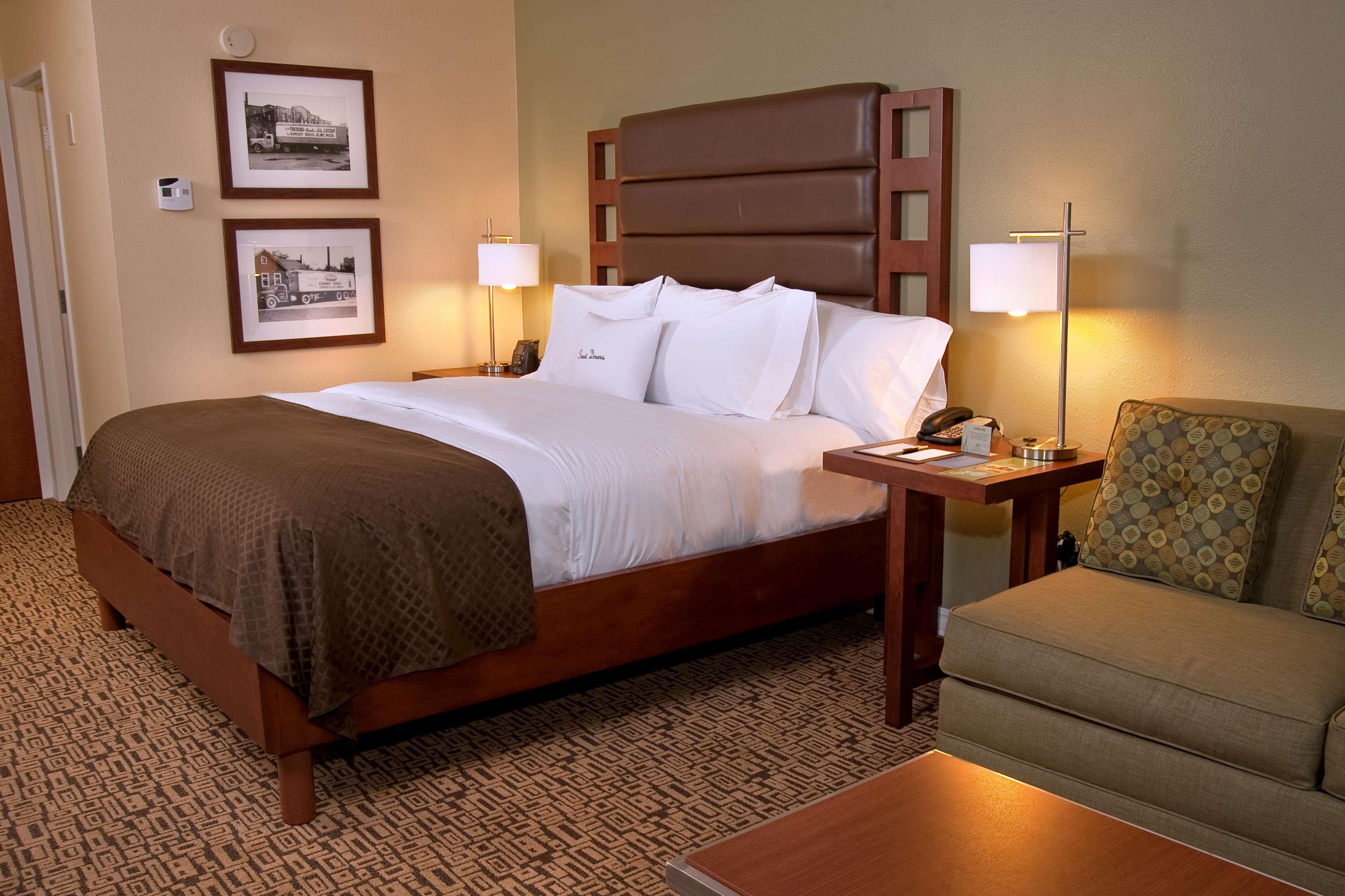 Hotel Doubletree By Hilton Collinsville/st.louis